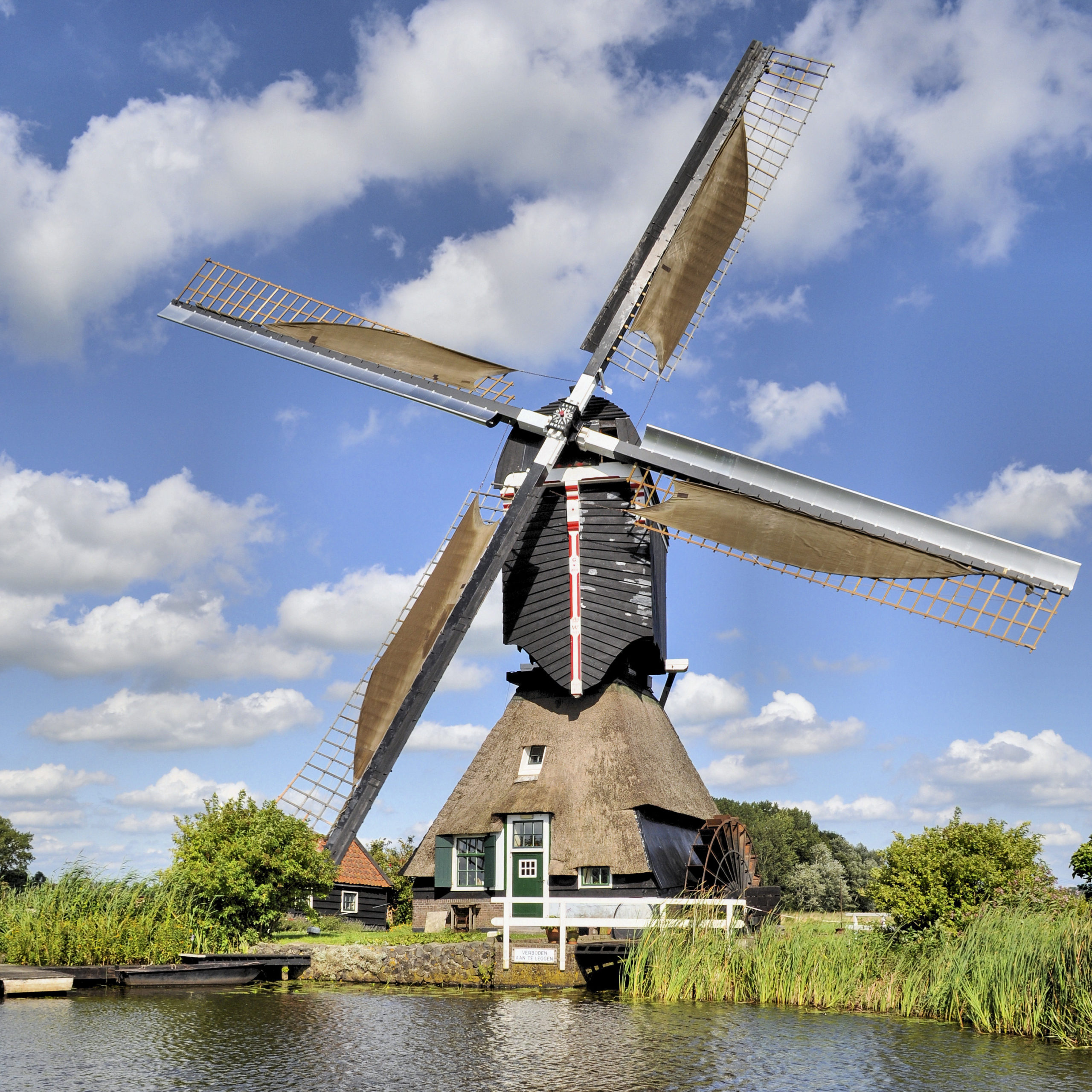oudendijkse-molen-in-hoornaar-poldermolen-wipwatermolen